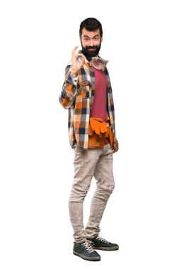 Ok işareti parmak ile izole beyaz arka plan üzerinde gösterilen esnaf adam