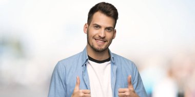 Çünkü iyi bir şey açık havada oldu yakışıklı adamla Yaşasın