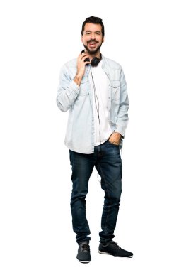 Sakal müzik dinleme ile yakışıklı adam