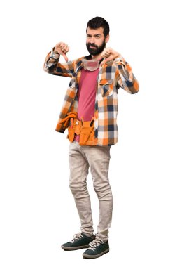 Esnaf adam gösteren başparmak düştü izole beyaz arka plan üzerinde