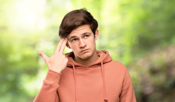 Adolescent Homme Avec Sweat Shirt Avec Des Problèmes Faire Geste — Photo