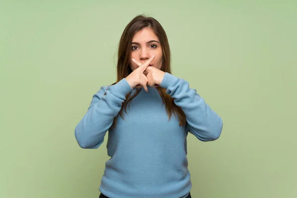 Young Girl Green Wall Showing Sign Silence Gesture — Stock Photo, Image
