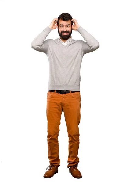Pohledný Muž Frustrovaný Přebírá Izolované Bílým Pozadím Ruce Hlavu — Stock fotografie