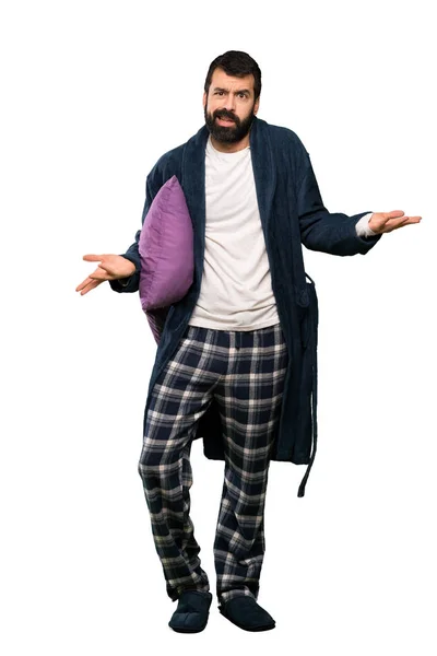 Man Met Baard Pyjama Ongelukkig Voor Niet Begrijpen Iets Geïsoleerde — Stockfoto