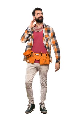 Esnaf adam izole beyaz arka plan üzerinde bir fikir düşünüyorum