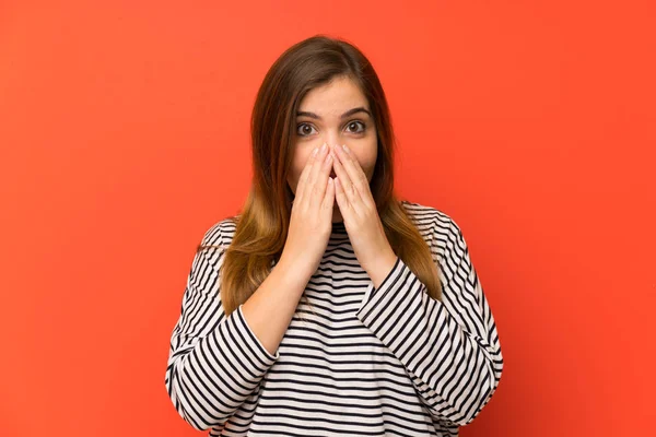 Menina Com Camisa Listrada Com Expressão Facial Surpresa — Fotografia de Stock