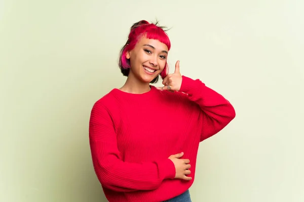 Jovem Com Camisola Vermelha Fazendo Gesto Telefone Chama Volta Sinal — Fotografia de Stock