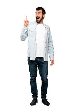 Çözüm için izole beyaz arka plan üzerinde parmak kaldırma süre anlar sakallı yakışıklı adam tam uzunlukta atış