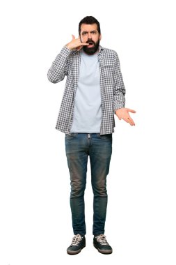 Telefon jest yapma ve izole beyaz arka plan üzerinde şüphe sakallı yakışıklı adam