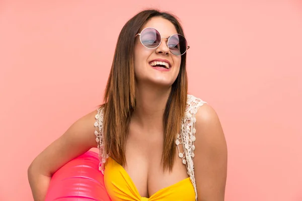 Jonge Vrouw Bikini Zomervakantie Lachen — Stockfoto