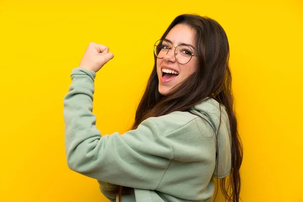 Teenager Girl Sweatshirt Making Strong Gesture — Φωτογραφία Αρχείου