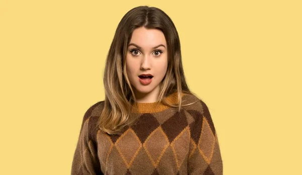 표정으로 스웨터와 — 스톡 사진