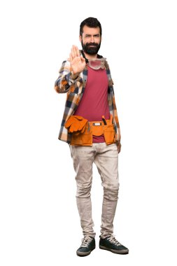 Esnaf adam izole beyaz arka plan üzerinde stop jest yapma