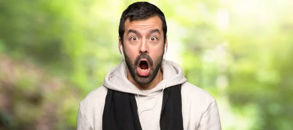 Homem Esporte Com Surpresa Expressão Facial Chocada Parque — Fotografia de Stock