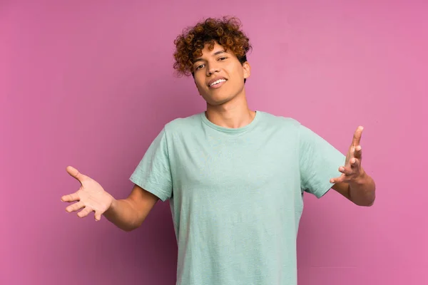 Young African American Man Isolated Purple Wall Proud Self Satisfied — Stock Photo, Image