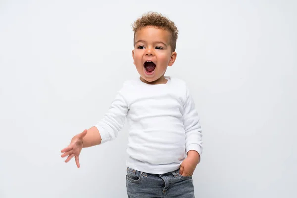 Niño Sobre Aislado Fondo Blanco Haciendo Gesto Sorpresa —  Fotos de Stock