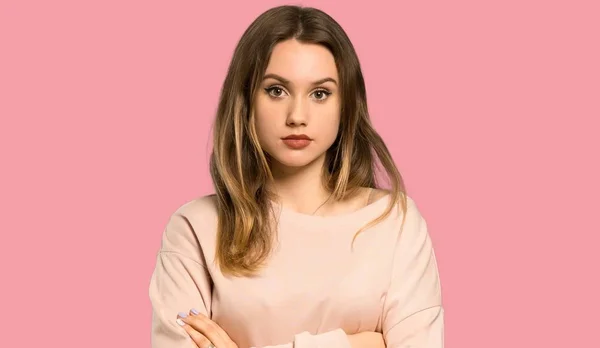 Девушка Подросток Розовым Свитером Изолированном Розовом Фоне — стоковое фото