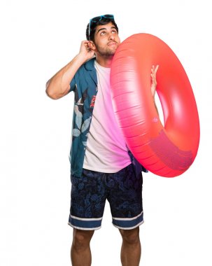 İzole beyaz arka plan üzerinde bir fikir düşünen sandıklı adam