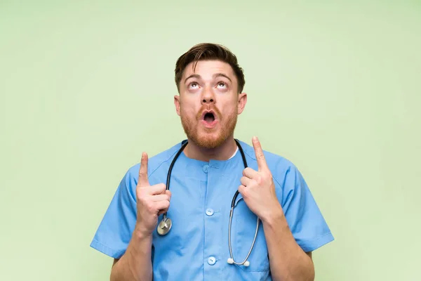 Chirurg Arzt Mann Zeigt Mit Dem Zeigefinger Eine Großartige Idee — Stockfoto