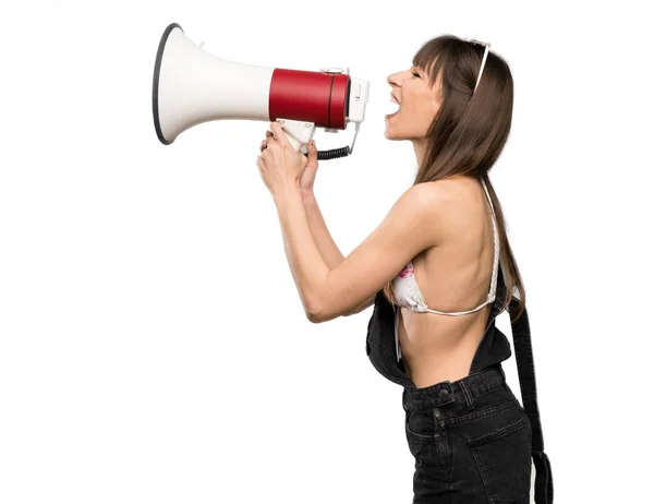 Bikinili Genç Bir Kadın Izole Edilmiş Beyaz Arka Planda Megafonla — Stok fotoğraf