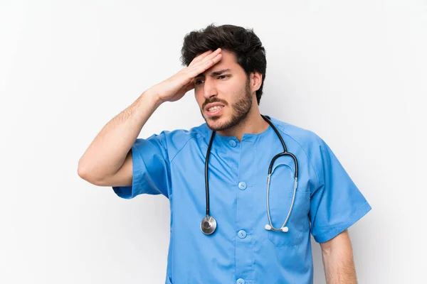 Medico Chirurgo Uomo Oltre Isolato Muro Bianco Avere Dubbi Con — Foto Stock