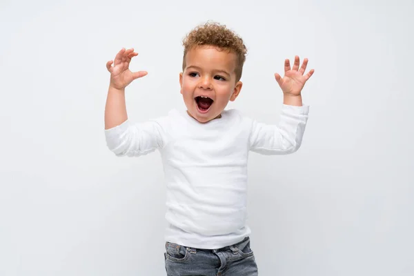 Ευτυχισμένο Παιδί Πάνω Από Απομονωμένο Λευκό Φόντο — Φωτογραφία Αρχείου