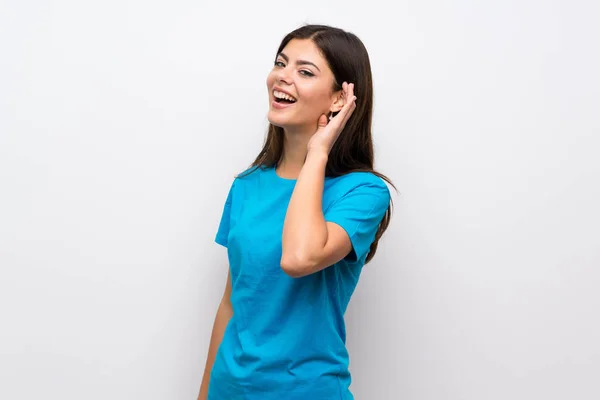 Adolescente Avec Chemise Bleue Écoutant Quelque Chose Mettant Main Sur — Photo