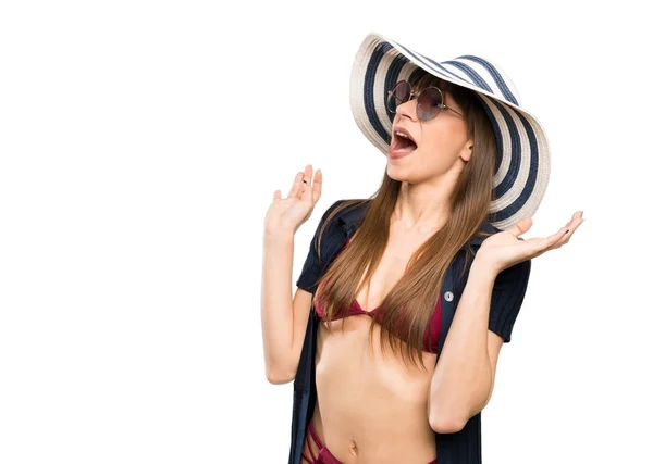 Giovane Donna Bikini Con Espressione Facciale Sorpresa Sfondo Bianco Isolato — Foto Stock
