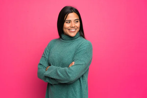 Young Colombian Girl Green Sweater Arms Crossed Happy — ストック写真