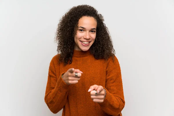 Mujer Dominicana Sobre Aislado Blanco Pared Señala Dedo Usted —  Fotos de Stock