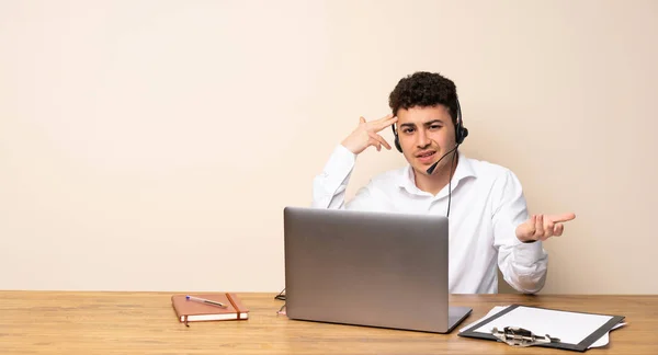 Telemarketer Man Making Gesture Madness Putting Finger Head — Stock Photo, Image