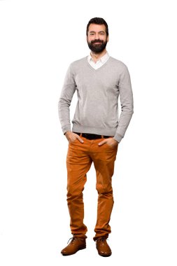 İzole beyaz arka plan üzerinde gülen yakışıklı adam