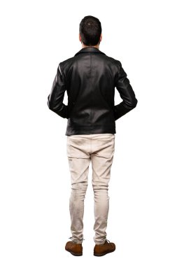 İzole beyaz arka plan üzerinde sakallı yakışıklı adam