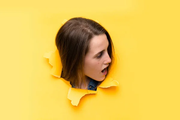Young Woman Hole Paper — Stock Photo, Image