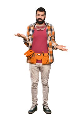 Esnaf adam izole beyaz arka plan üzerinde bir şey anlamak için mutsuz