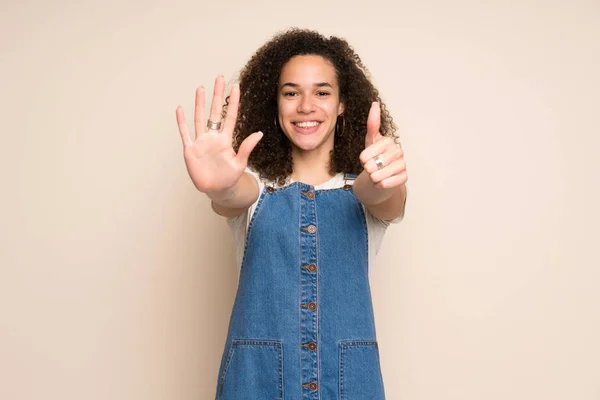 Dominican Woman Overalls Counting Six Fingers — Stock Photo, Image