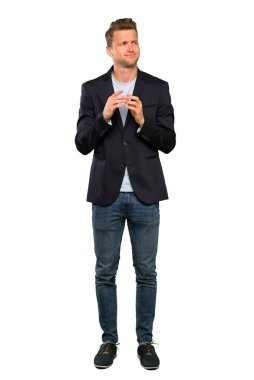 Sarışın yakışıklı adam bir şey entrika