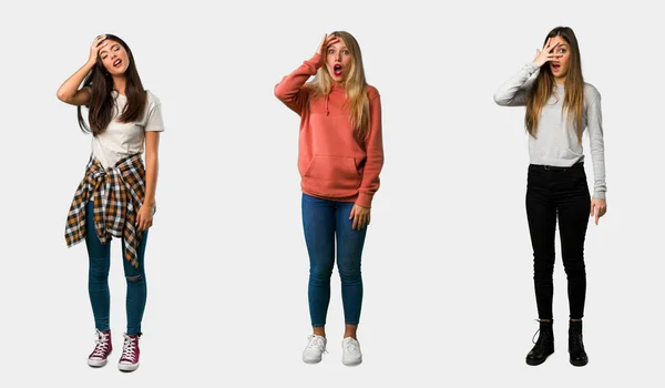 Conjunto Mujeres Haciendo Gesto Roca —  Fotos de Stock