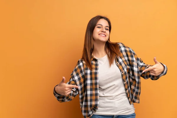 Young Woman Brown Wall Proud Self Satisfied — Stock Photo, Image