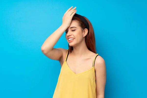 Young Redhead Woman Blue Background Has Realized Something Intending Solution — Stock Photo, Image