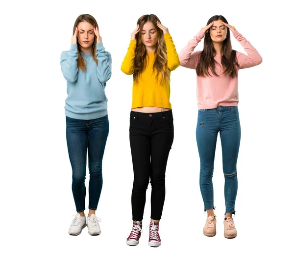 Eine Ganzkörperaufnahme Einer Gruppe Von Menschen Mit Bunten Kleidern Unglücklich — Stockfoto