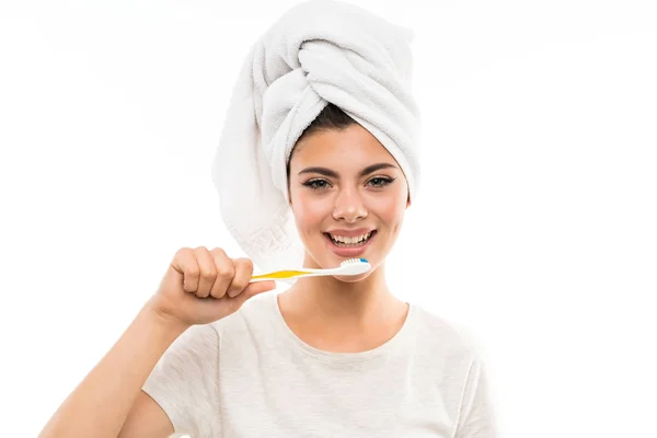 Teenager Girl Isolated White Background Brushing Her Teeths — Stock Photo, Image