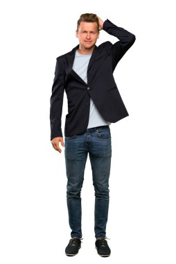 Hayal kırıklığı ve anlayış değil bir ifade ile Sarışın yakışıklı adam