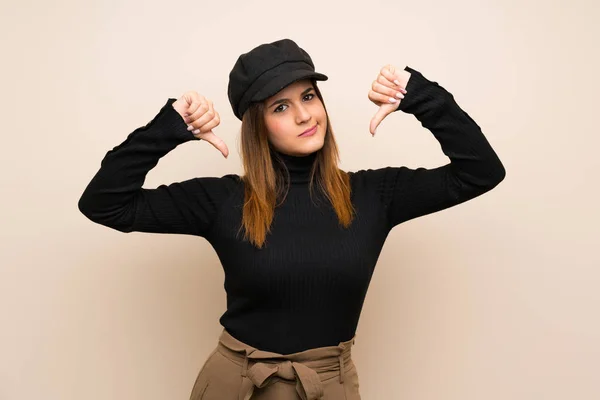 Fashion Woman Hat Showing Thumb — Stock Photo, Image