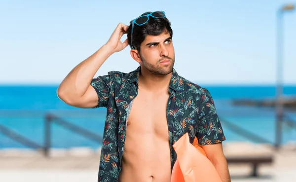 Man Trunks Having Doubts While Scratching Head Beach — Stock Photo, Image