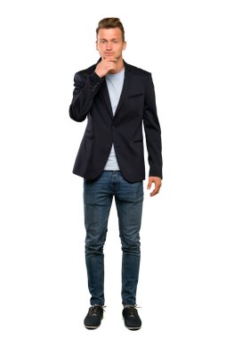 Sarışın yakışıklı adam düşünme