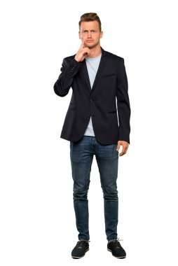 Sarışın yakışıklı adam ön arıyorsunuz