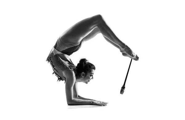 Chica haciendo gimnasia rítmica con maza —  Fotos de Stock