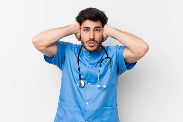 Chirurg Arzt Mann Über Isolierte Weiße Wand Mit Überraschendem Gesichtsausdruck — Stockfoto