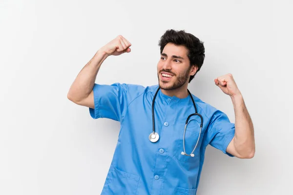 Zole Beyaz Duvar Üzerinde Cerrah Doktor Adam Bir Zafer Kutluyor — Stok fotoğraf
